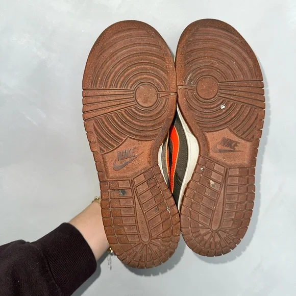 Nike Dunk Low SE - Olive Green & Orange - Picture 6 of 6